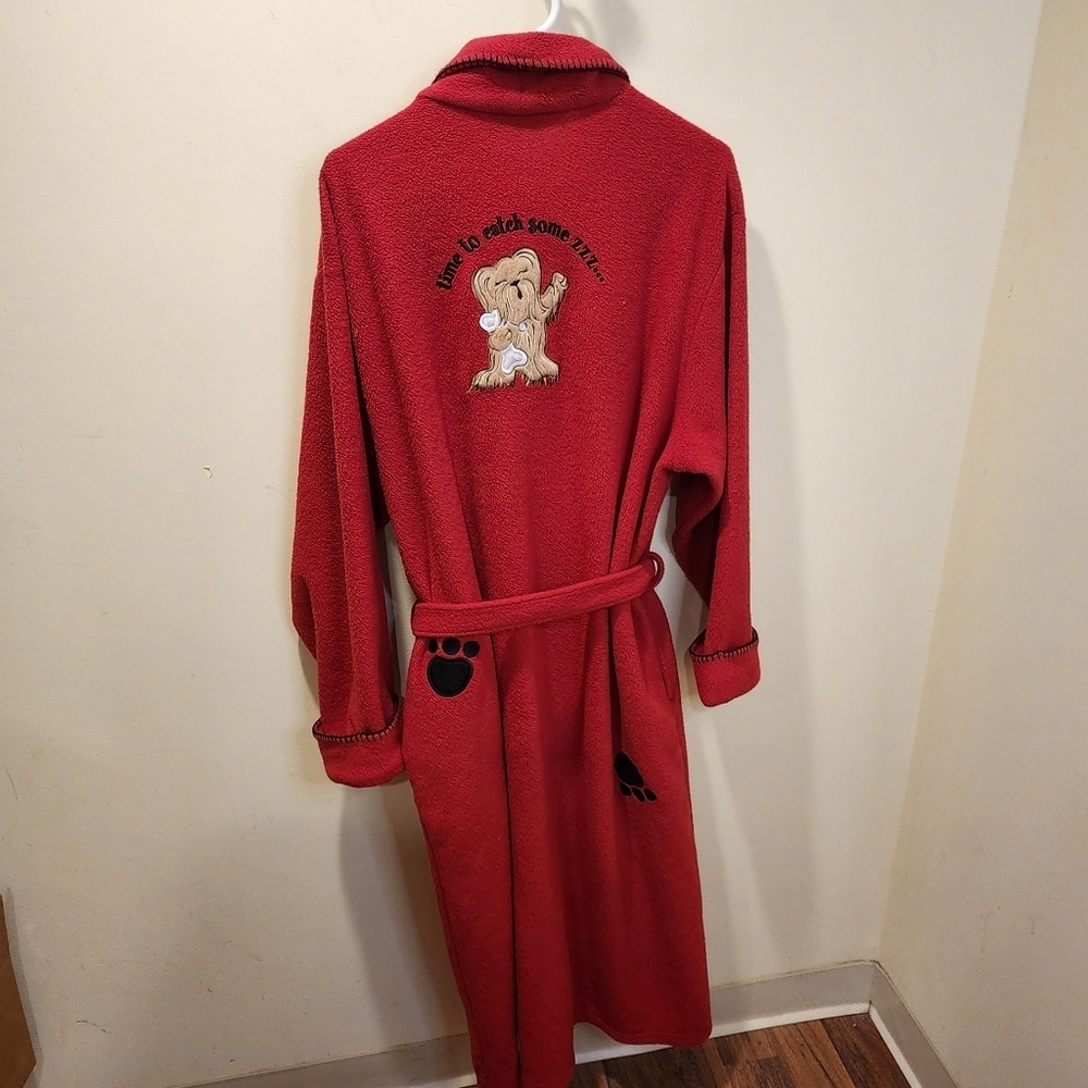 Delicates Red Long Cozy Robe with Embroidered Dog theme - Picture 14 of 15